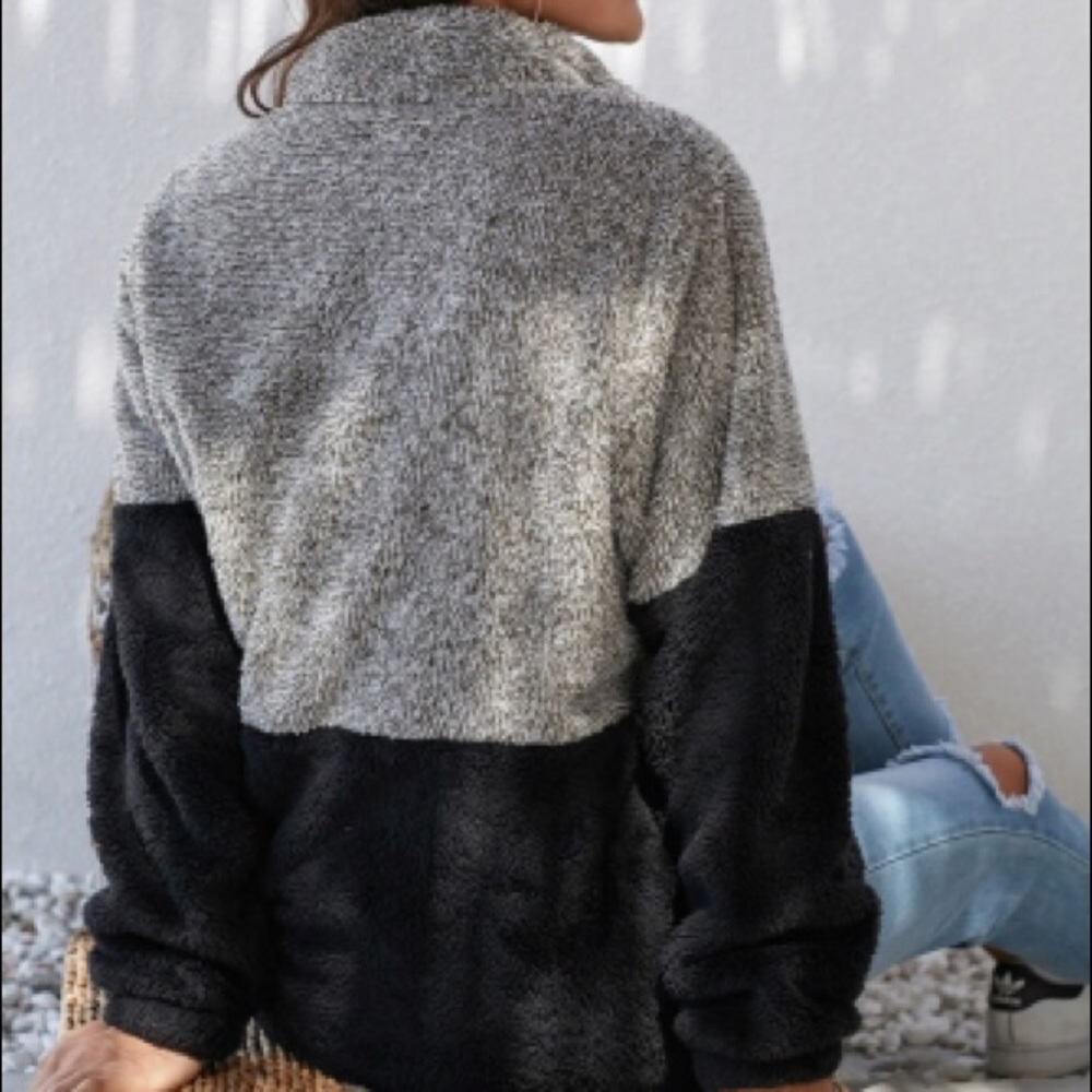 Gray Contrast Fleece Pullover - Picture 5 of 5